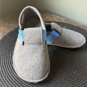 Crocs moccasins, house shoes, size 11 little kids